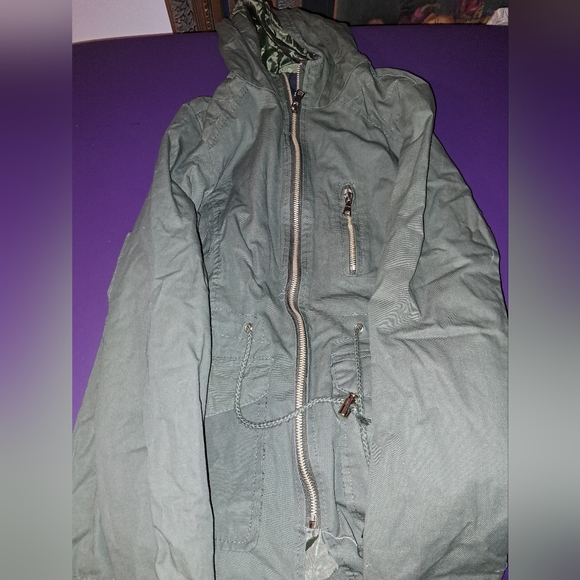 Jacket - Picture 3 of 6